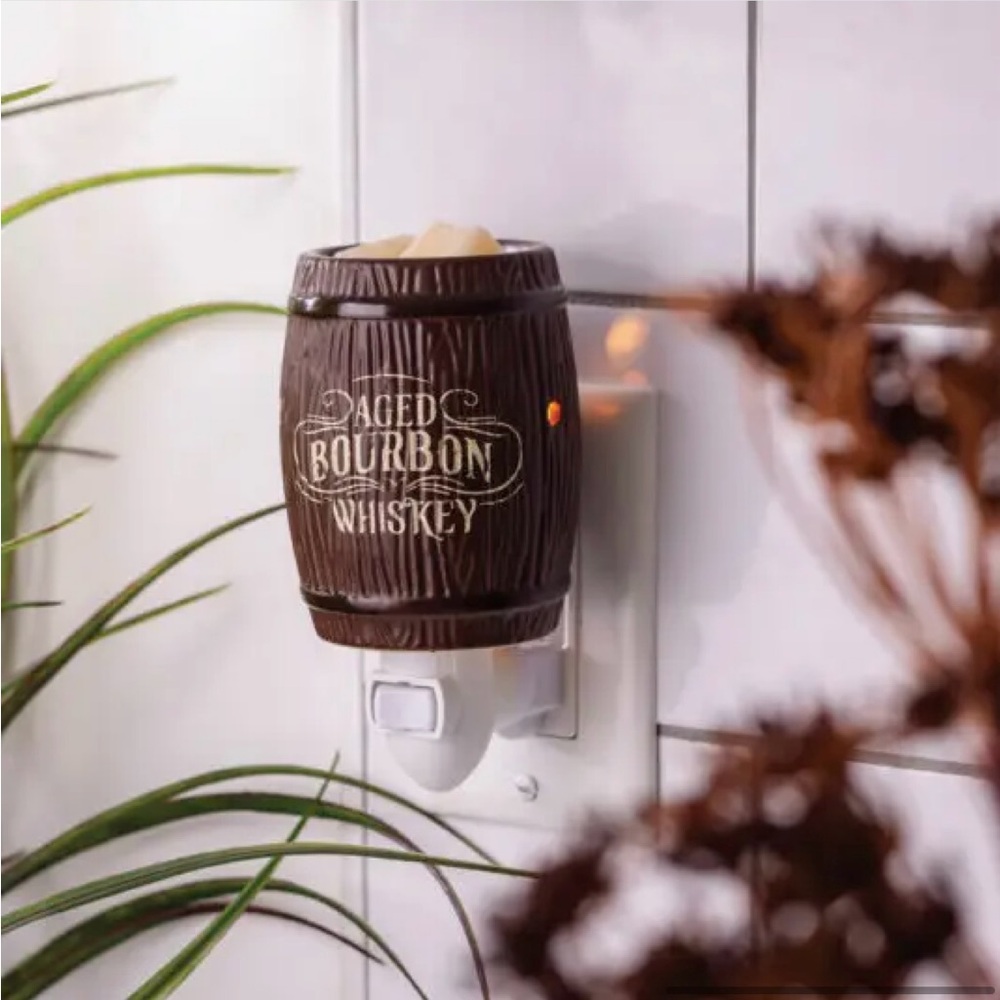 Brown Barrel-Shaped Wall Plug-In Candle melts NEW